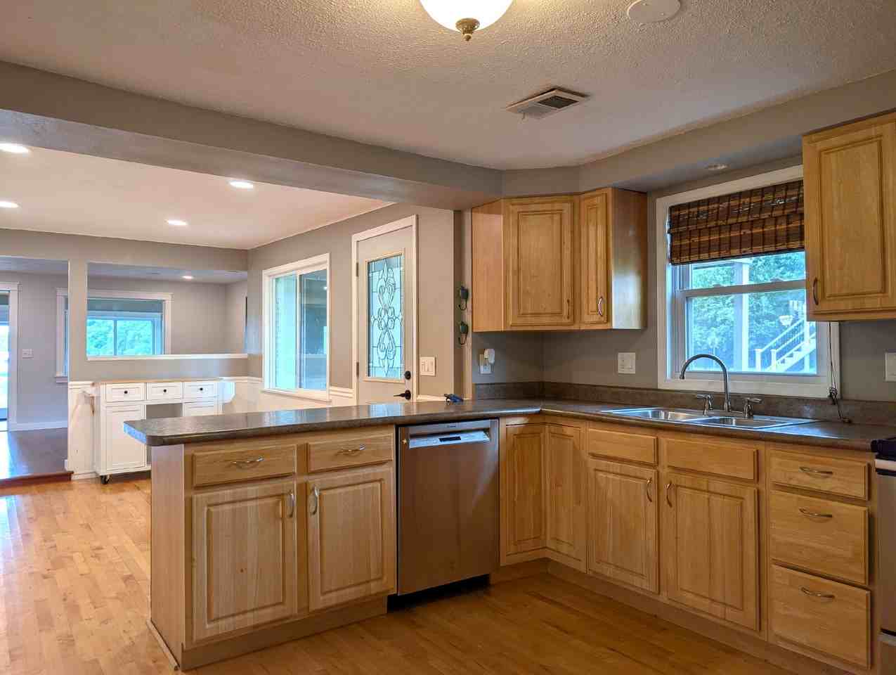 1575 Butte Des Morts Beach Rd - Photo 3 of 43