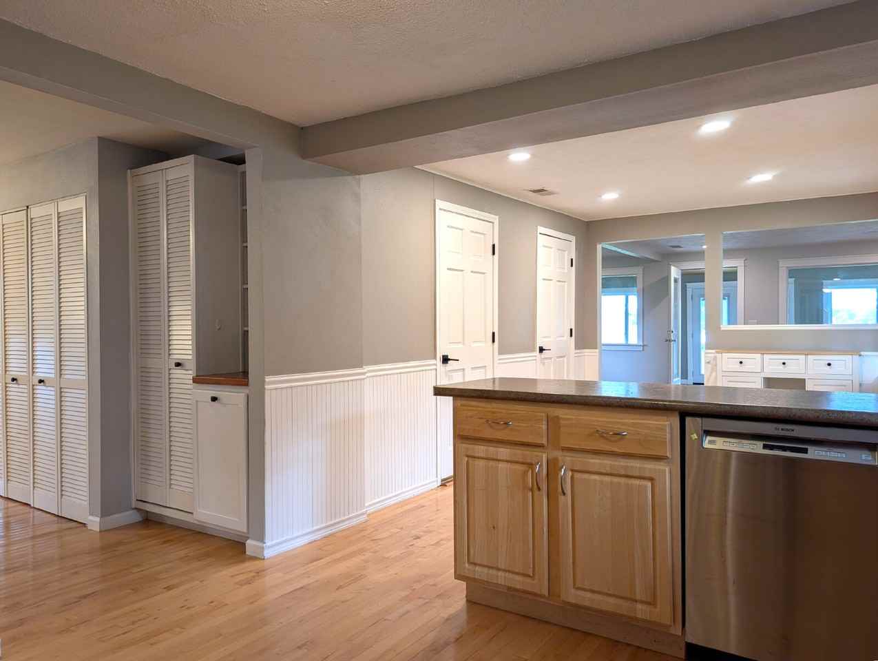 1575 Butte Des Morts Beach Rd - Photo 4 of 43