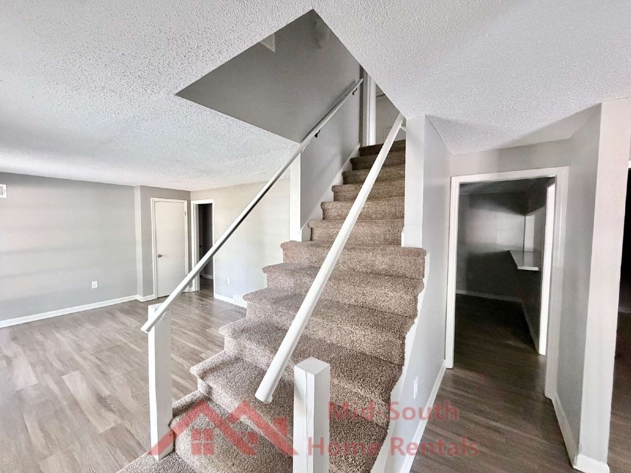 1733 Gowan Dr - Photo 5 of 25