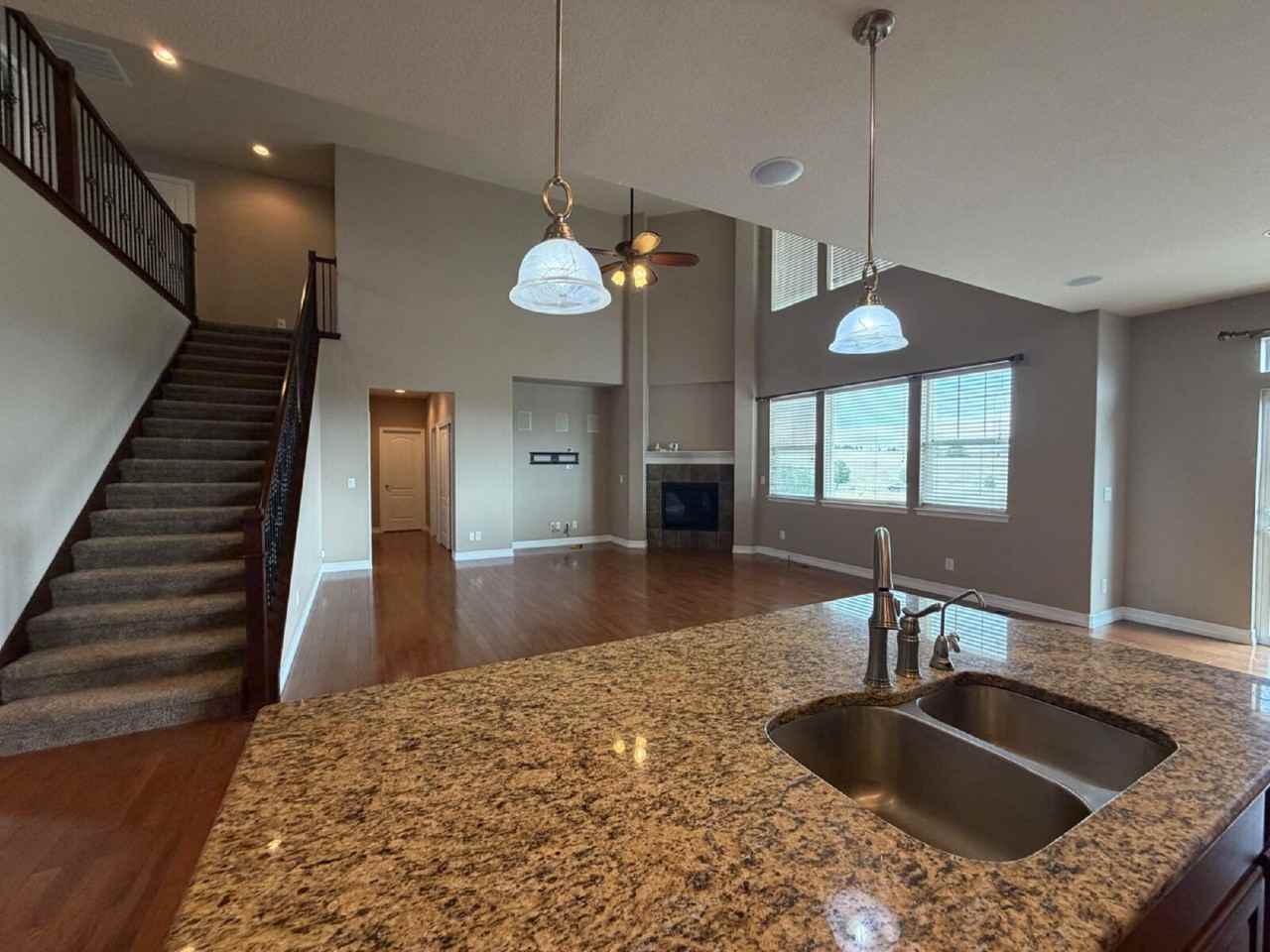 8229 S Country Club Pkwy - Photo 5 of 29