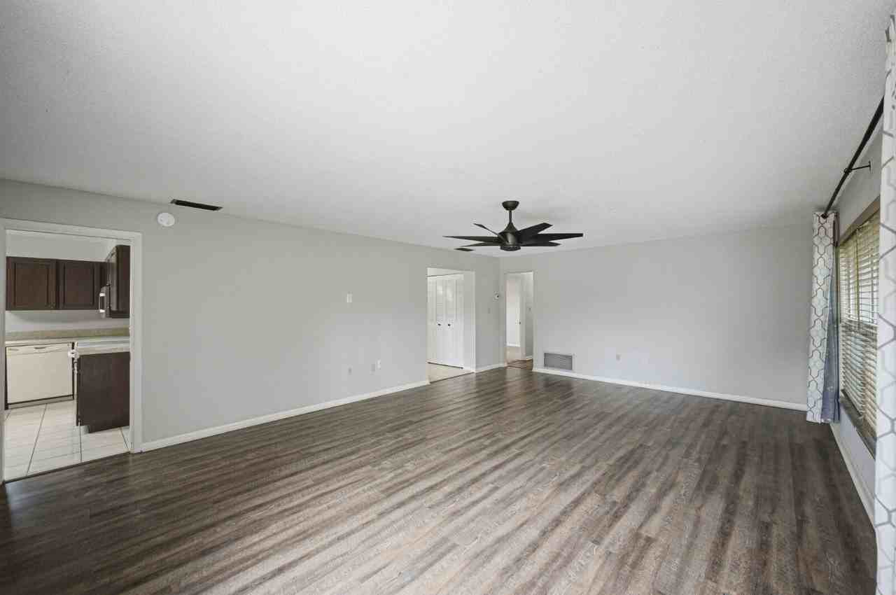 1322 Se 38th Ave - Photo 5 of 24