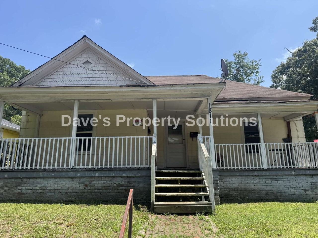 1811 Lomond St #A - Photo 2 of 14