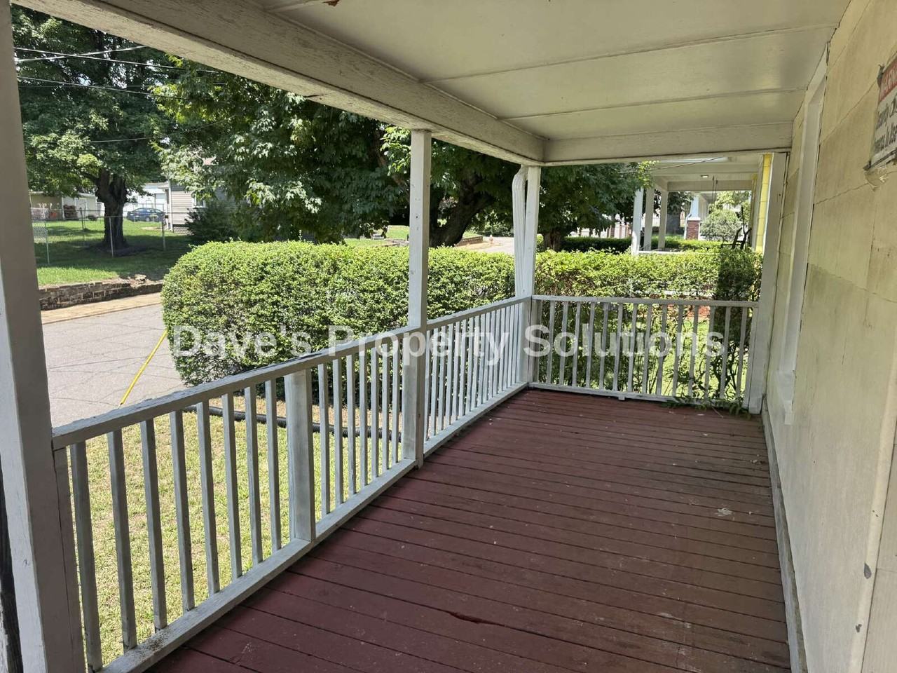 1811 Lomond St #A - Photo 3 of 14