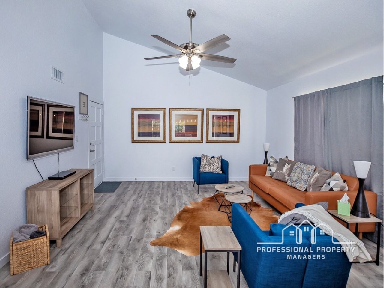 444 W 37th St - Photo 2 of 15