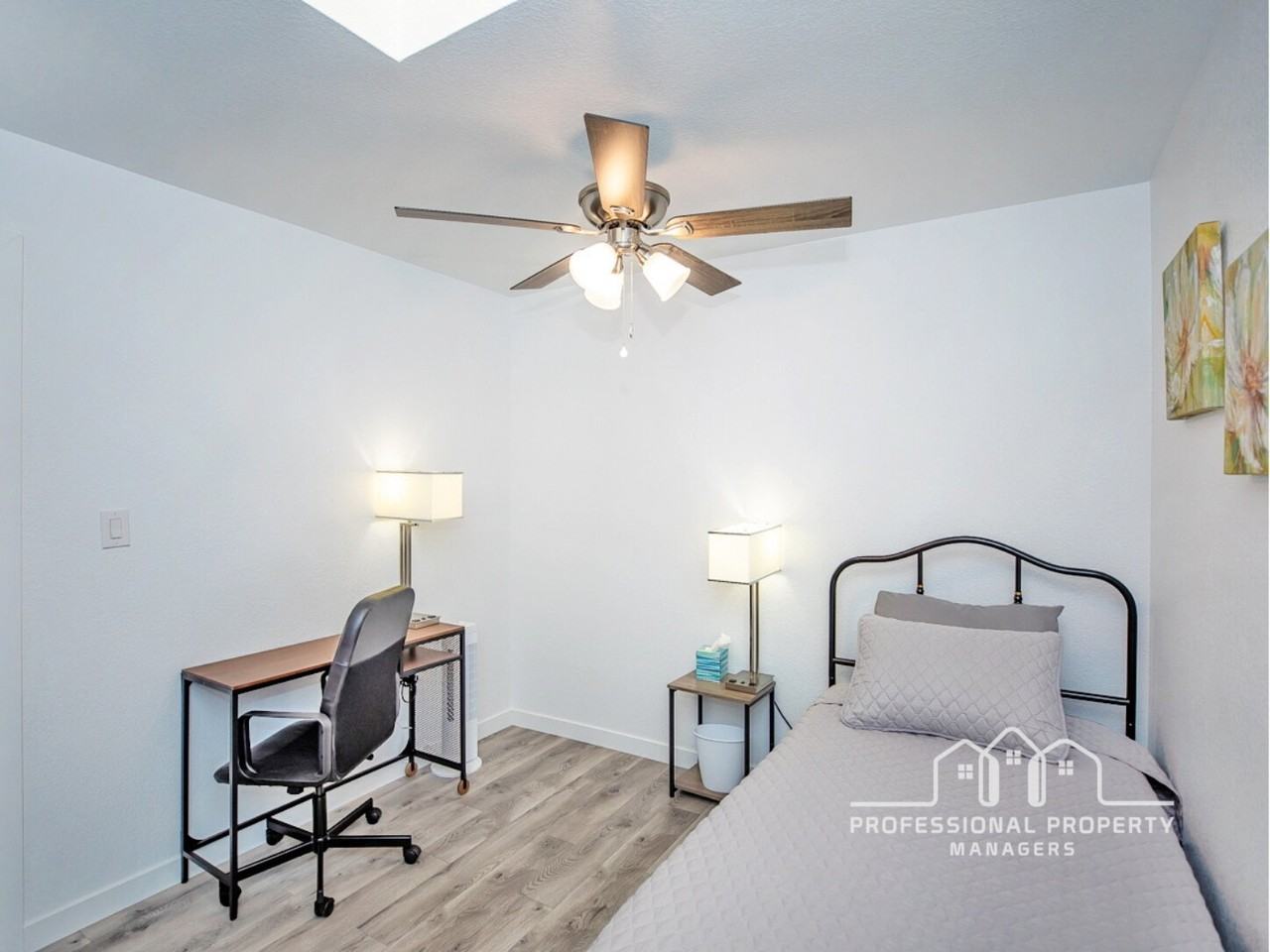 444 W 37th St - Photo 6 of 15