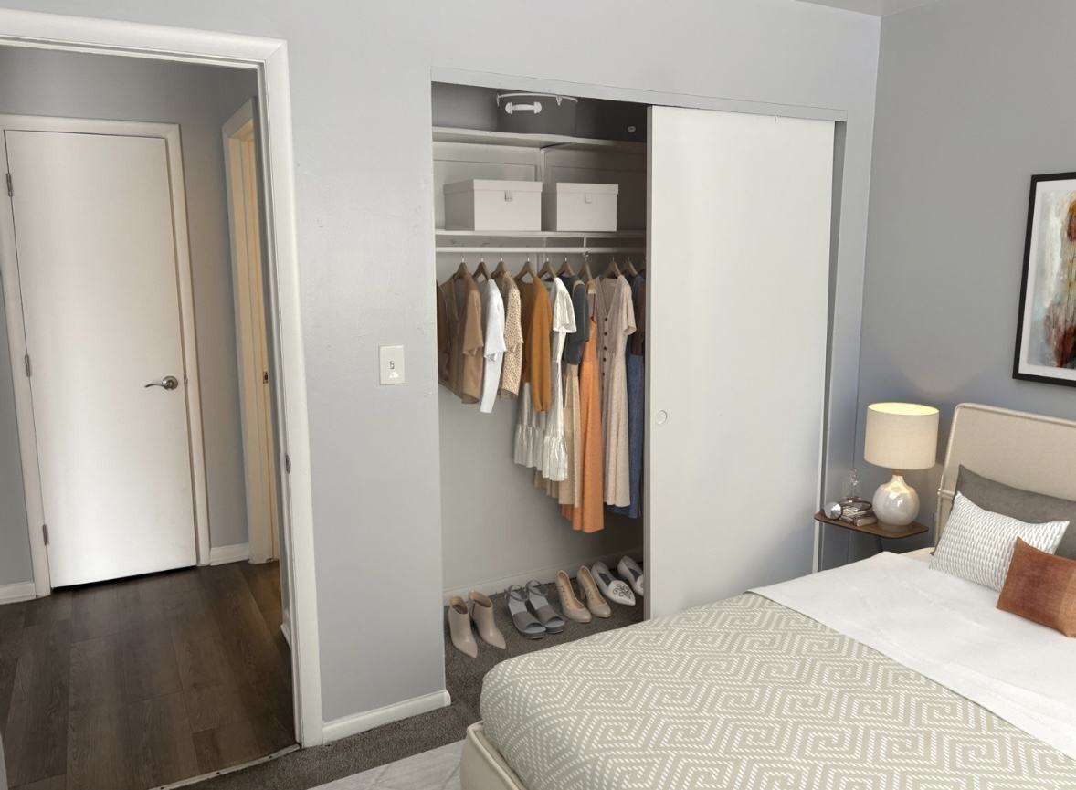 Lakeshore Place - Photo 4 of 31