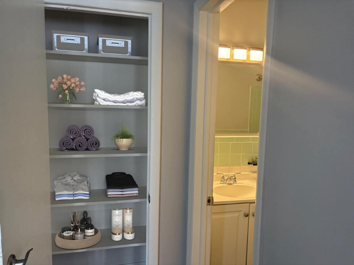 Lakeshore Place - Photo 5 of 31