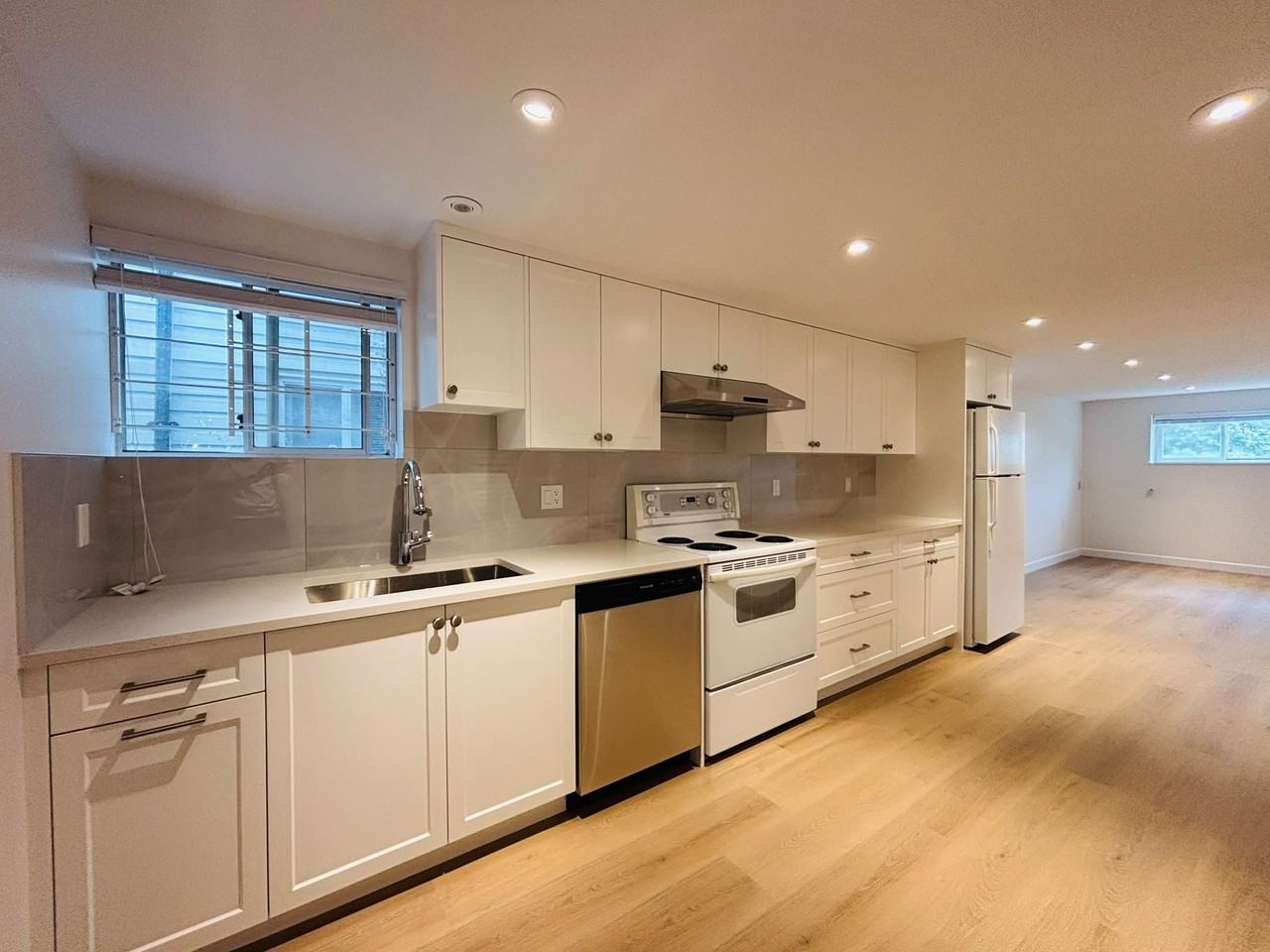 1585 East 57th Ave - Photo 2 of 46