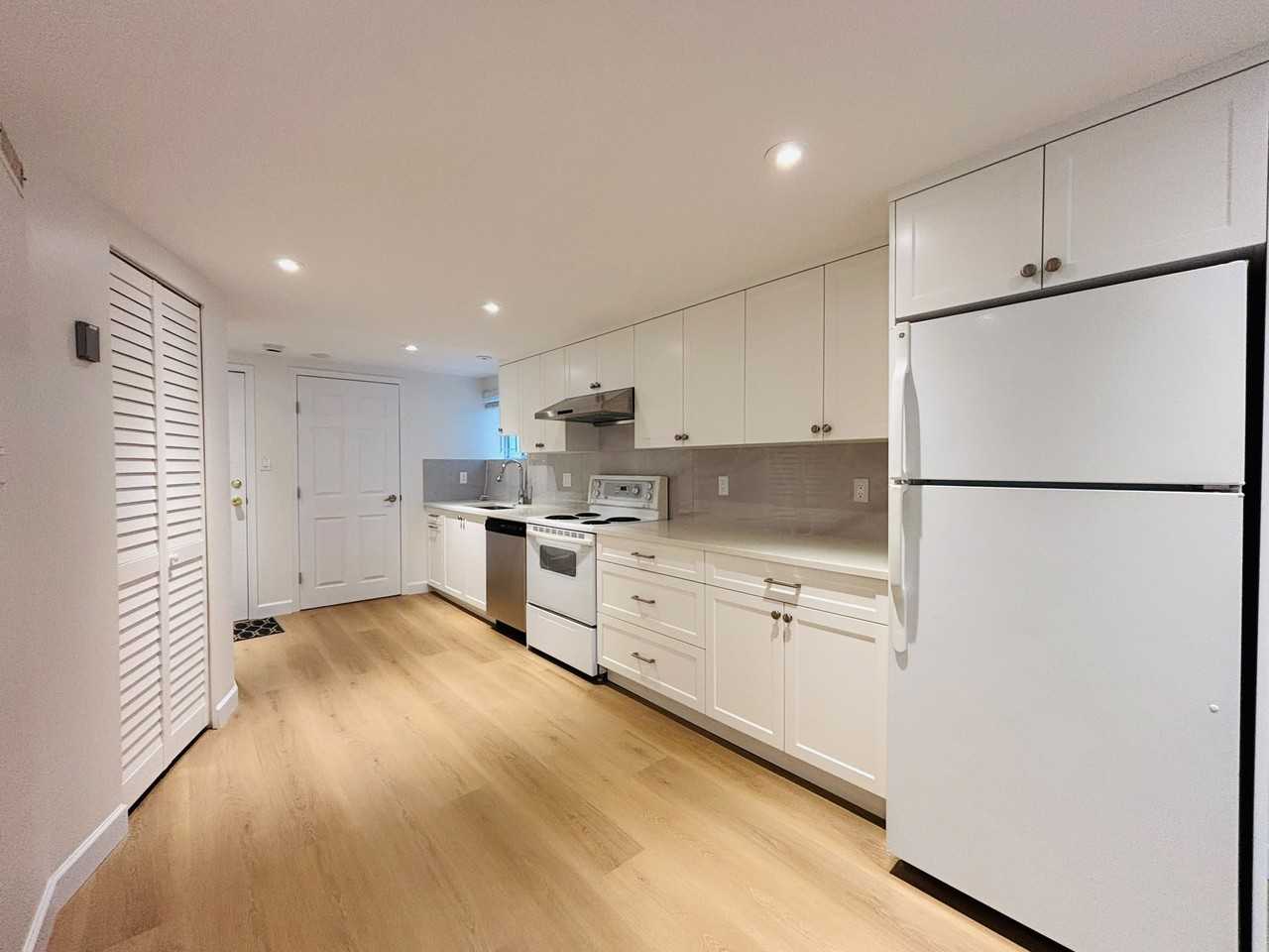 1585 East 57th Ave - Photo 3 of 46