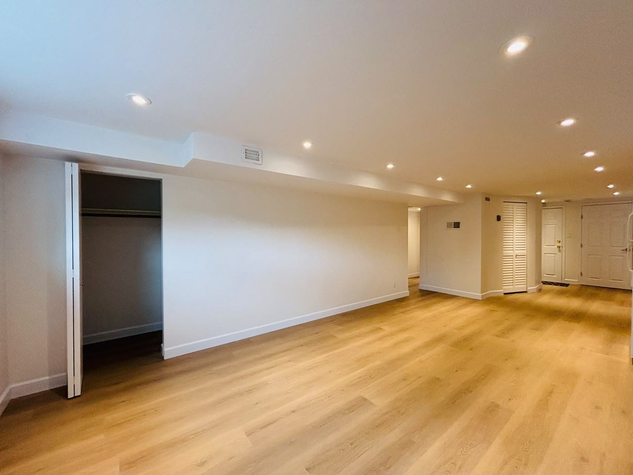 1585 East 57th Ave - Photo 6 of 46