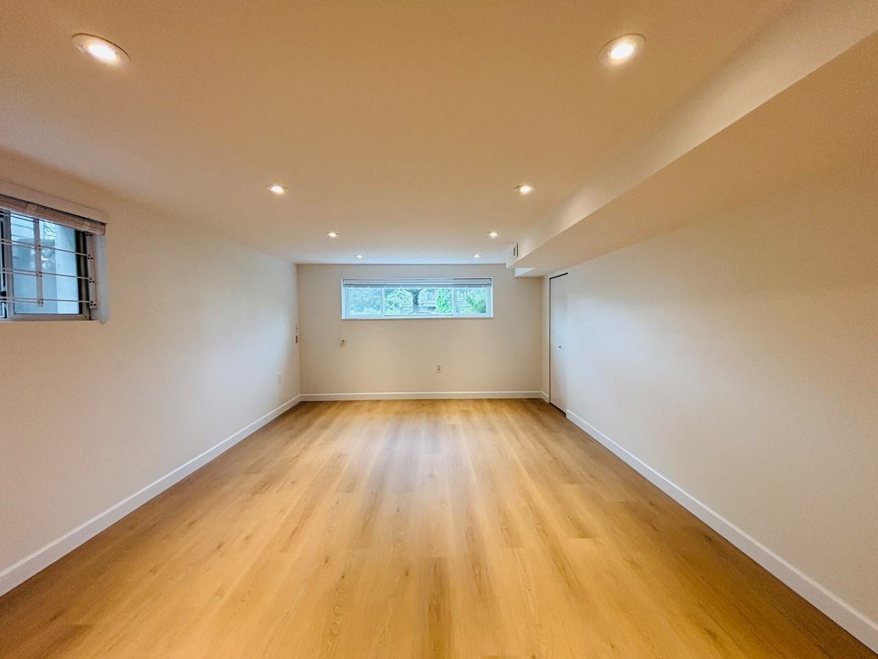 1585 East 57th Ave - Photo 7 of 46