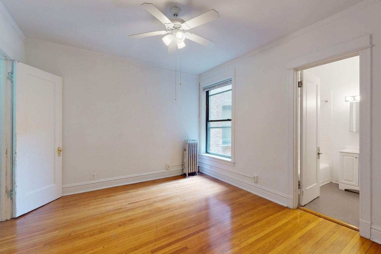 5468-70 S. Hyde Park Boulevard - Photo 4 of 28