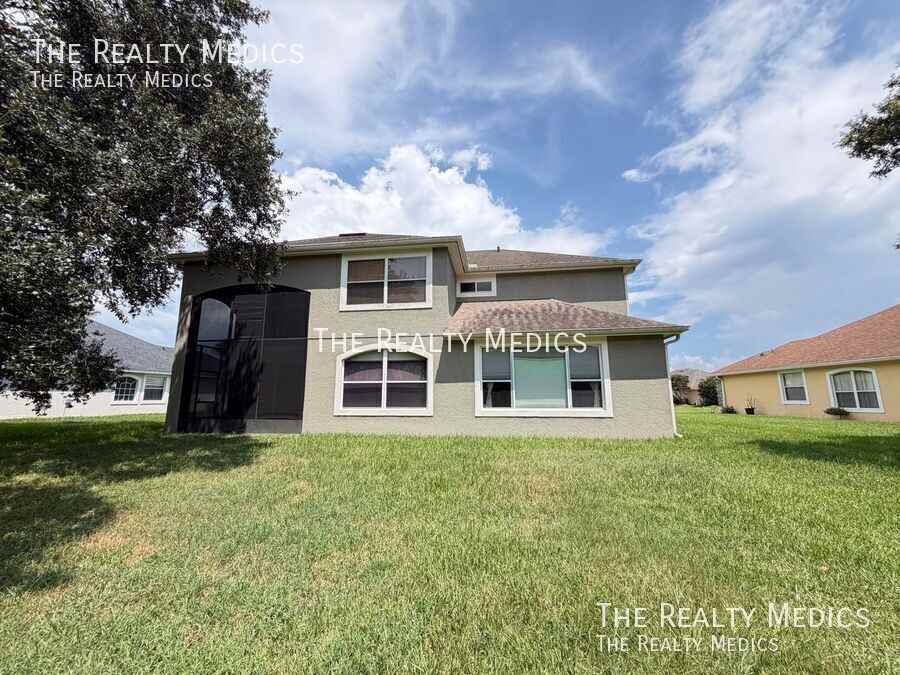 1565 The Oaks Blvd - Photo 3 of 50