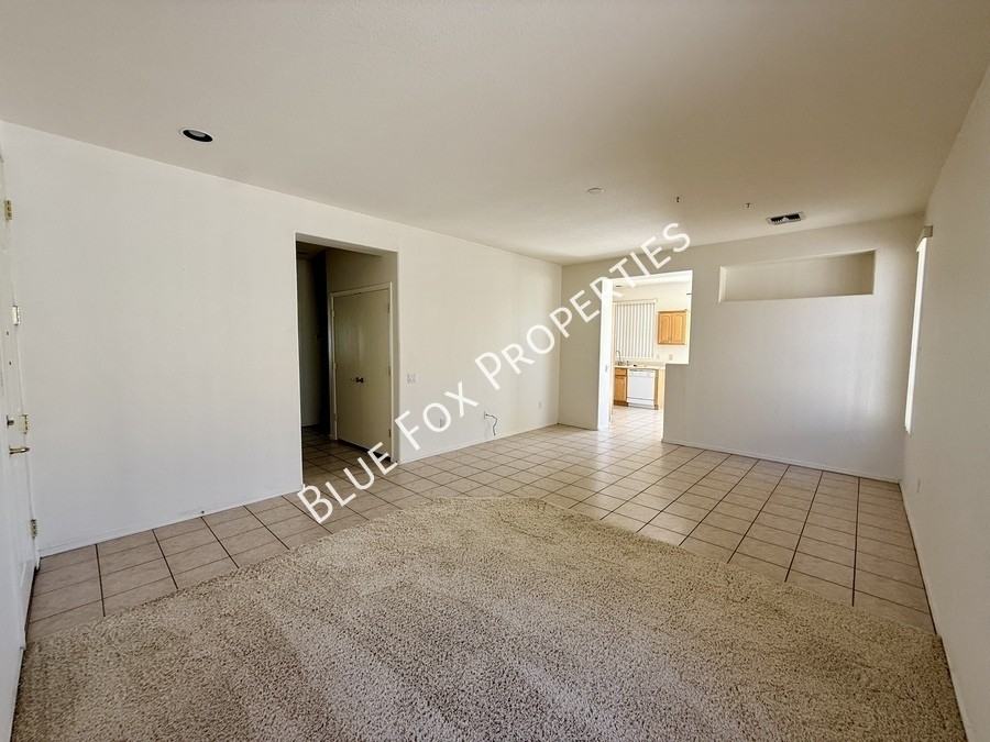 7992 W Cottonwood Wash Way - Photo 7 of 33