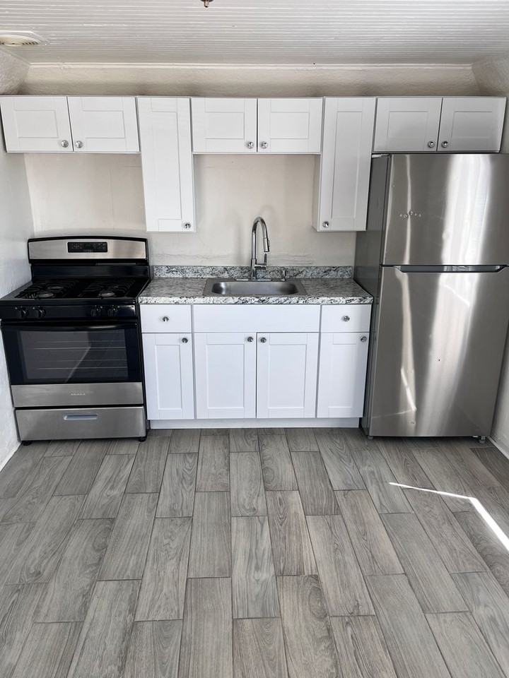 419-423 E. 32nd Street - Photo 2 of 31