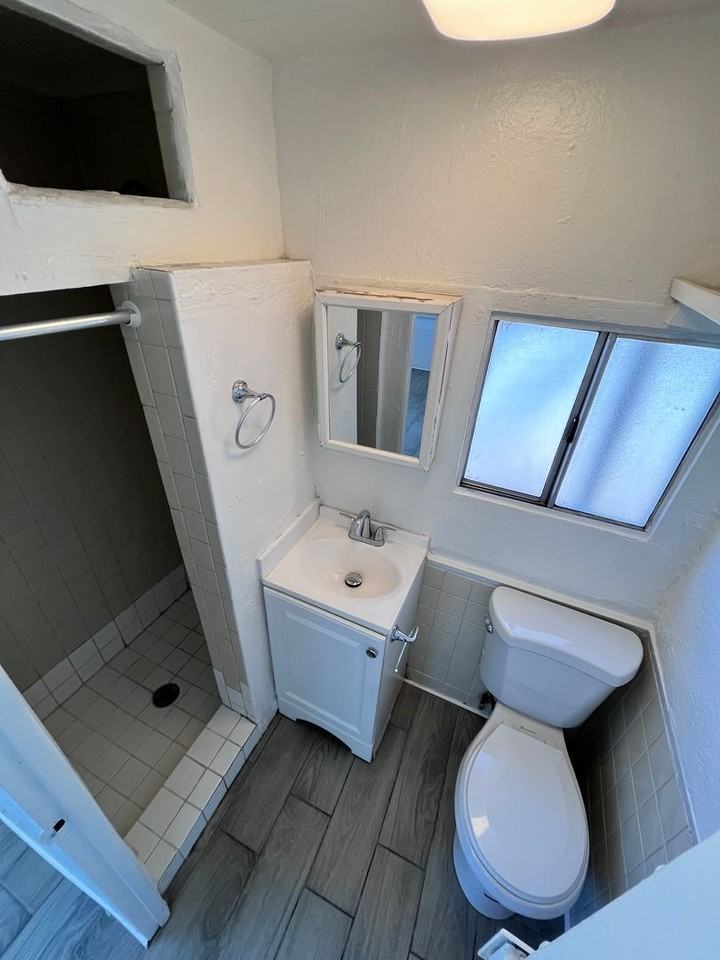 419-423 E. 32nd Street - Photo 7 of 31