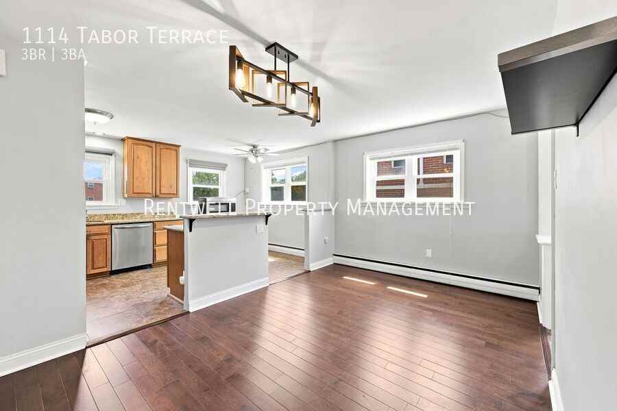 1114 Tabor Ter - Photo 3 of 27
