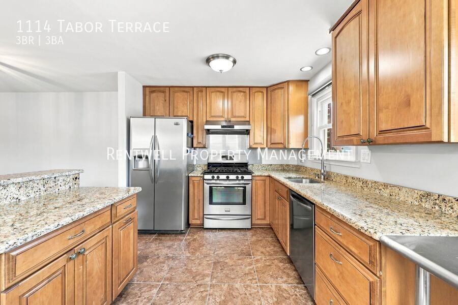 1114 Tabor Ter - Photo 6 of 27