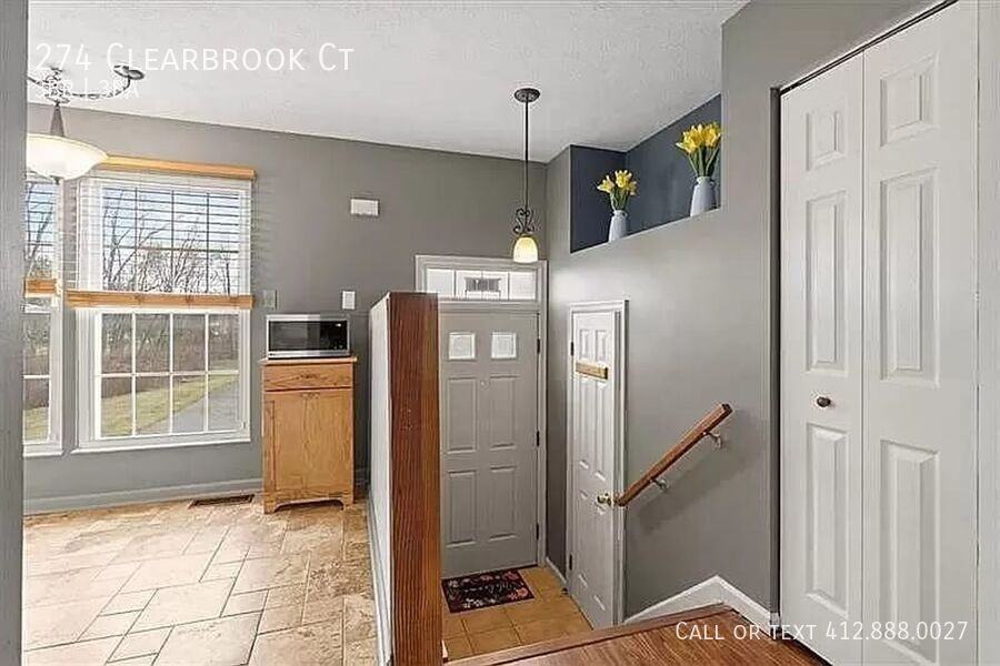 274 Clearbrook Ct - Photo 3 of 29