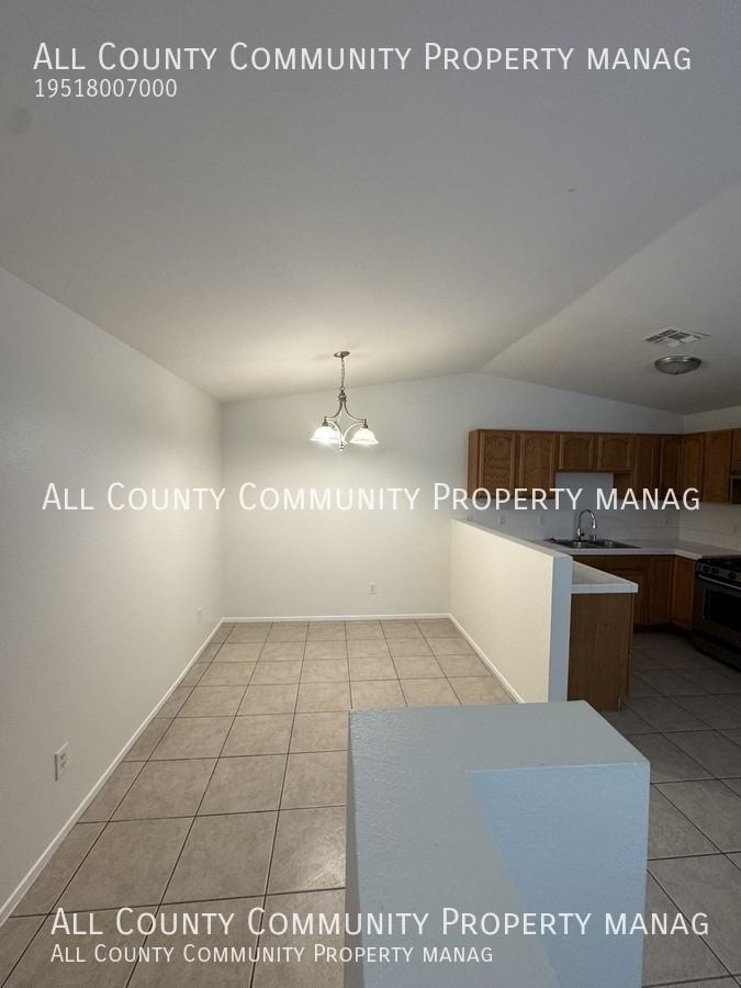 58439 Palisade Dr #B - Photo 4 of 16
