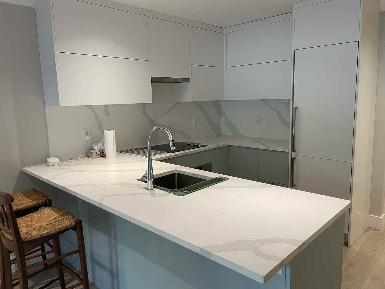 4911 Blenheim Street - Photo 4 of 10