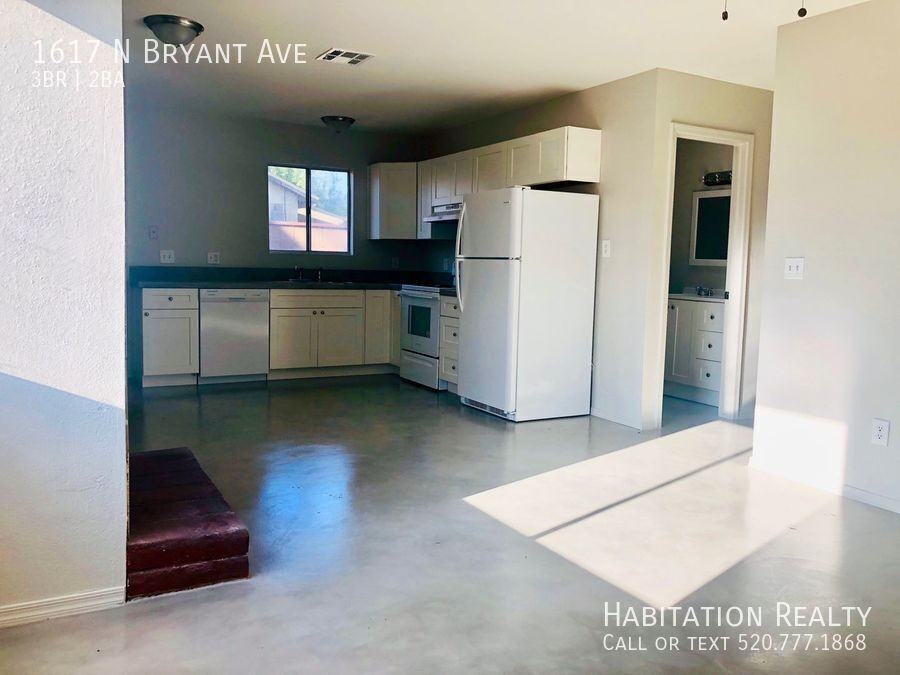 1617 N Bryant Ave - Photo 2 of 13