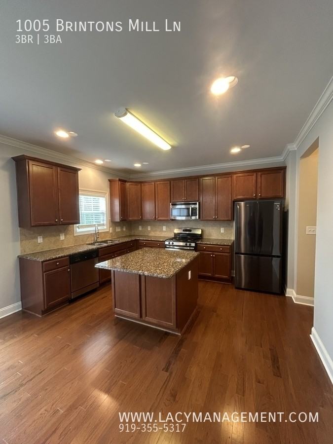 1005 Brintons Mill Ln - Photo 7 of 32