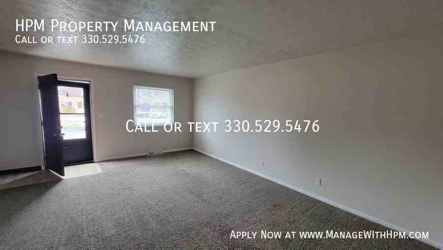 208 Northwest Ave #C - Photo 3 of 22