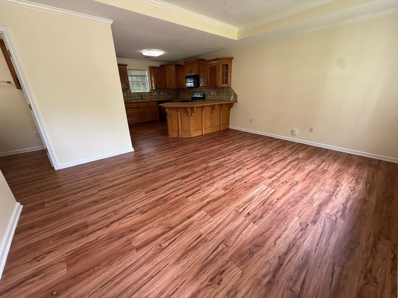 3913 Hobbs - Photo 2 of 11
