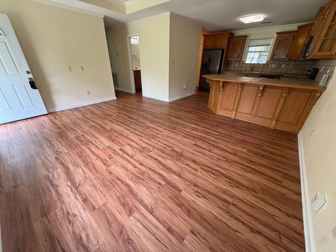 3913 Hobbs - Photo 3 of 11