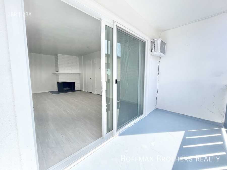 1017 Ocean Park Blvd #5 - Photo 5 of 13