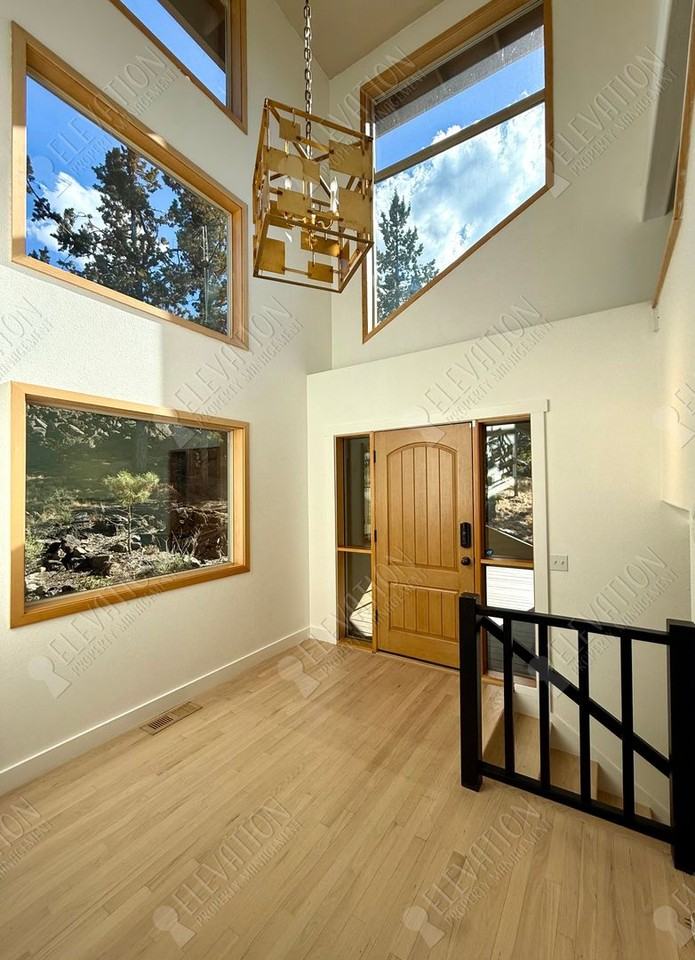1955 Nw Brogan - Photo 3 of 50