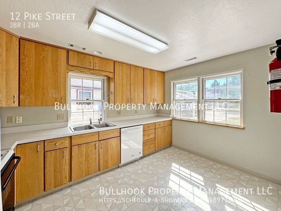 12 Pike St - Photo 7 of 28