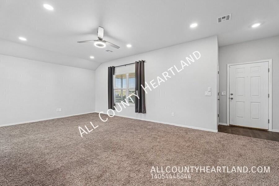 8801 Scirocco Cir - Photo 2 of 14