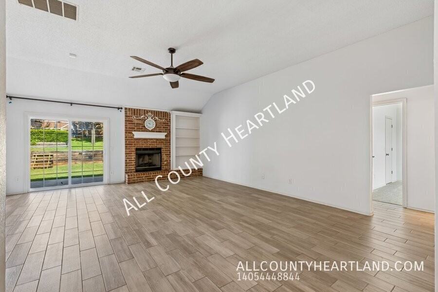 8801 Scirocco Cir - Photo 3 of 14