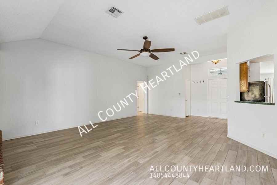 8801 Scirocco Cir - Photo 4 of 14