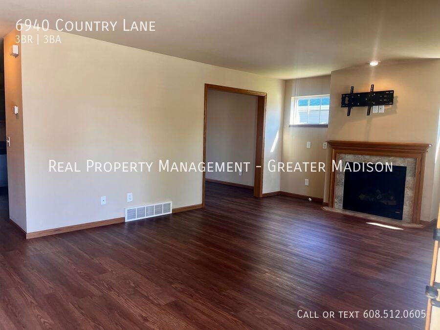 6940 Country Ln - Photo 3 of 19
