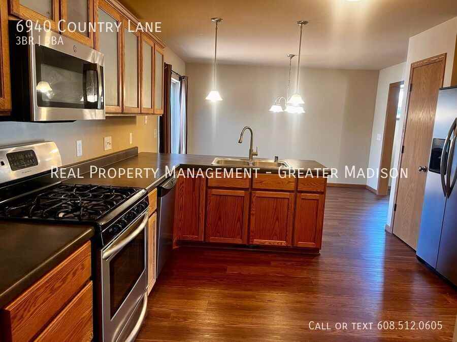 6940 Country Ln - Photo 6 of 19