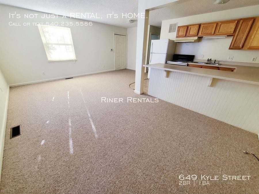 649 Kyle St - Photo 2 of 9