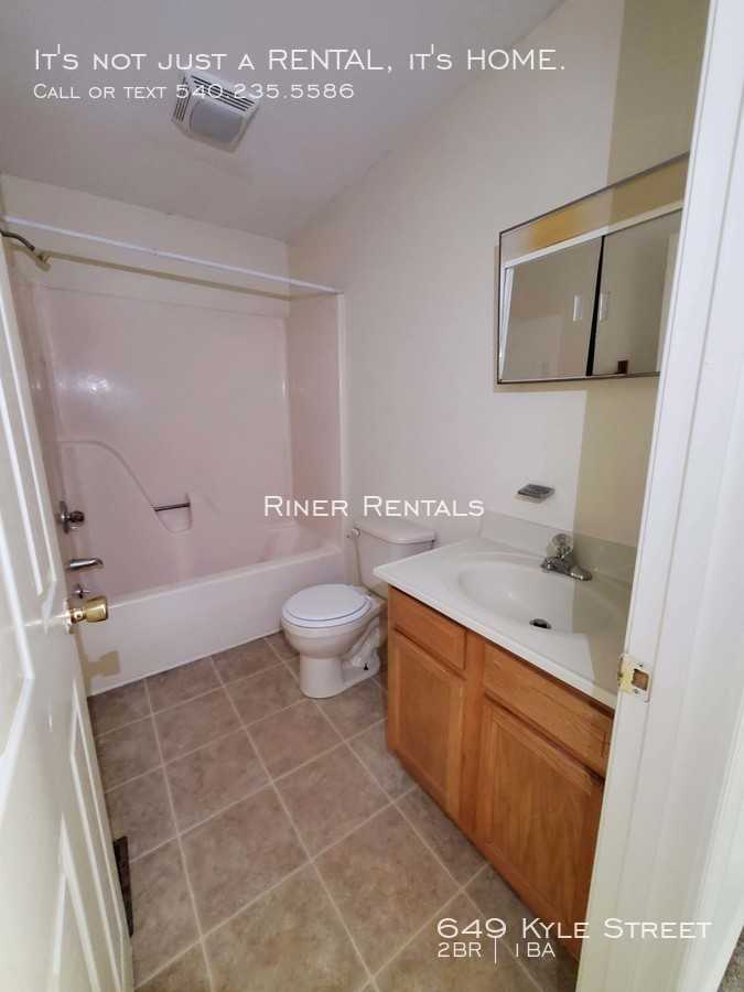649 Kyle St - Photo 6 of 9