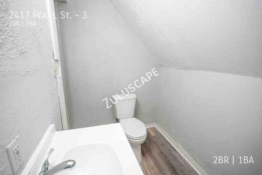 2417 Pearl St #3 - Photo 5 of 10