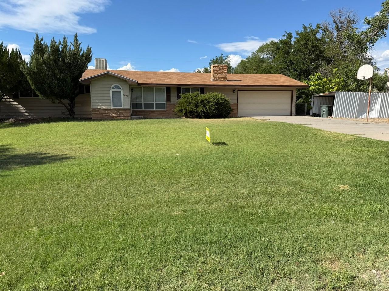 2636 Hickory Dr - Photo 2 of 32