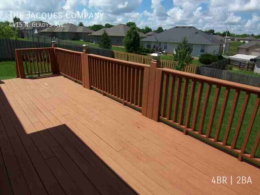 4415 Gladys Ave - Photo 3 of 14
