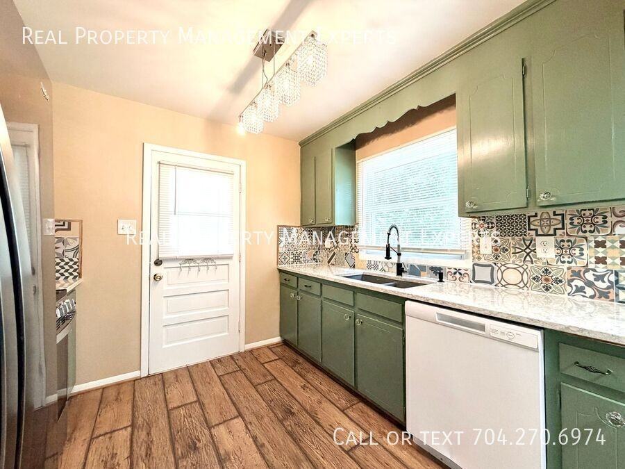4008 Irvington Dr - Photo 3 of 17