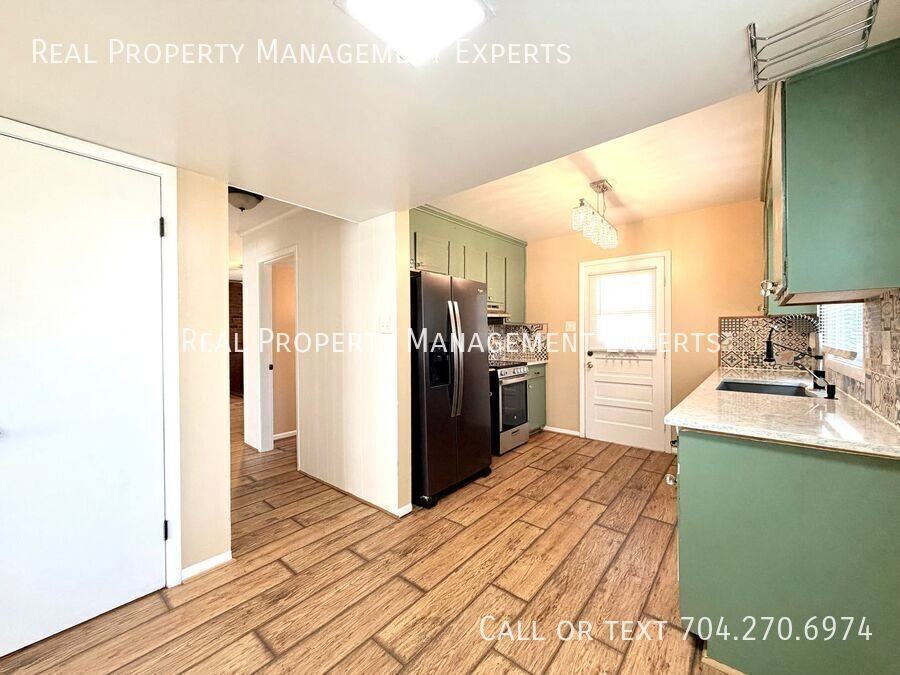 4008 Irvington Dr - Photo 4 of 17