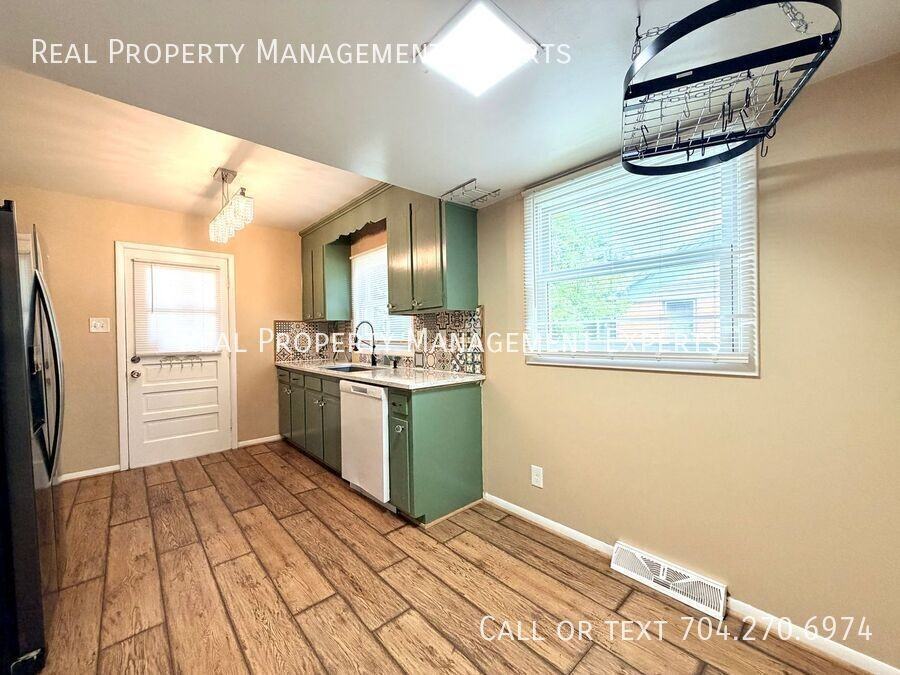 4008 Irvington Dr - Photo 5 of 17