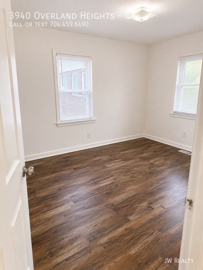 3940 Overland Hts #D - Photo 4 of 5