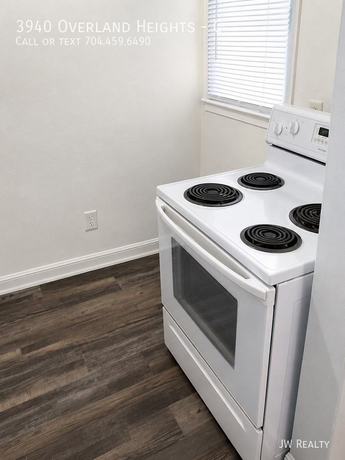3940 Overland Hts #D - Photo 5 of 5