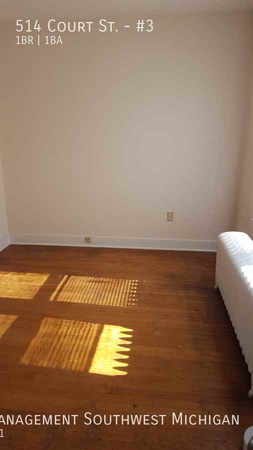 514 Court St #3 - Photo 4 of 11