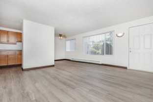 Crystal Manor Apartments in SeaTac, WA - Photo 1 of 1
